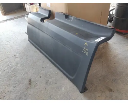 INTERNATIONAL LT CAB SKIRTSIDE FAIRING