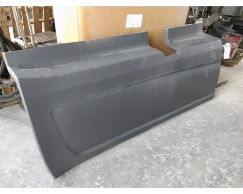 INTERNATIONAL LT CAB SKIRTSIDE FAIRING