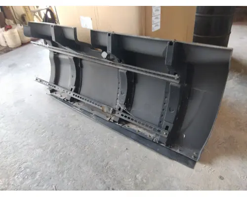 INTERNATIONAL LT CAB SKIRTSIDE FAIRING