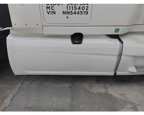 INTERNATIONAL LT CAB SKIRT/SIDE FAIRING