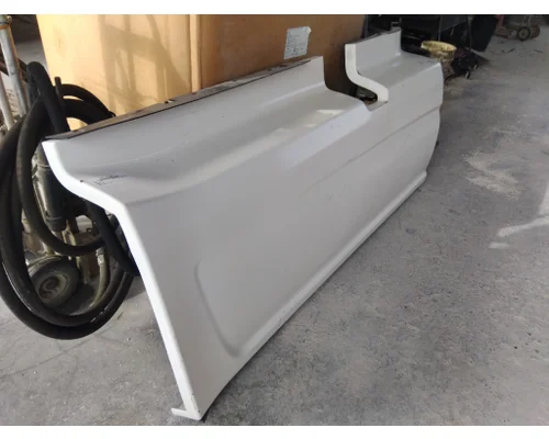 INTERNATIONAL LT CAB SKIRTSIDE FAIRING