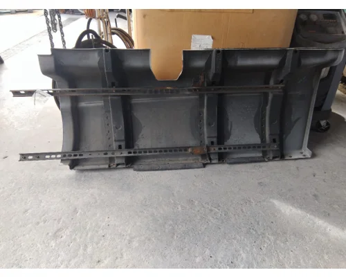 INTERNATIONAL LT CAB SKIRTSIDE FAIRING