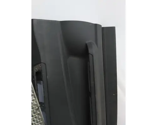 INTERNATIONAL LT CAB SKIRTSIDE FAIRING