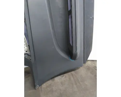 INTERNATIONAL LT CAB SKIRTSIDE FAIRING