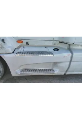 INTERNATIONAL LT CAB SKIRT/SIDE FAIRING