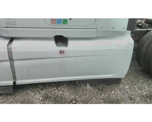 INTERNATIONAL LT CAB SKIRTSIDE FAIRING