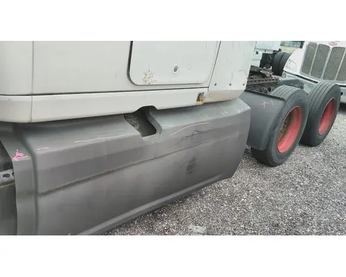 INTERNATIONAL LT CAB SKIRTSIDE FAIRING
