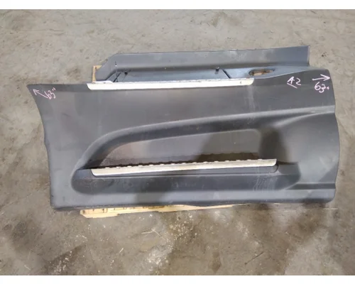 INTERNATIONAL LT CAB SKIRTSIDE FAIRING