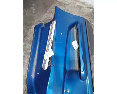 INTERNATIONAL LT CAB STEP