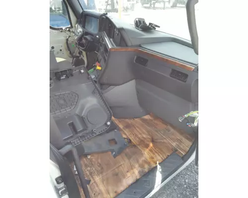 INTERNATIONAL LT CAB
