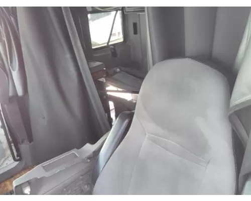 INTERNATIONAL LT CAB