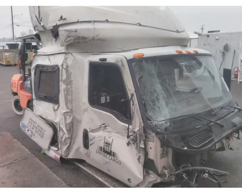 INTERNATIONAL LT CAB