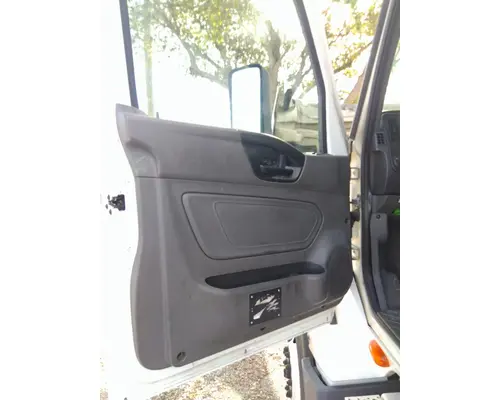 INTERNATIONAL LT CAB