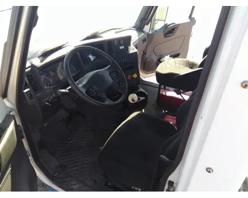 INTERNATIONAL LT CAB