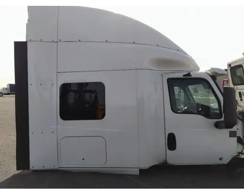 INTERNATIONAL LT CAB