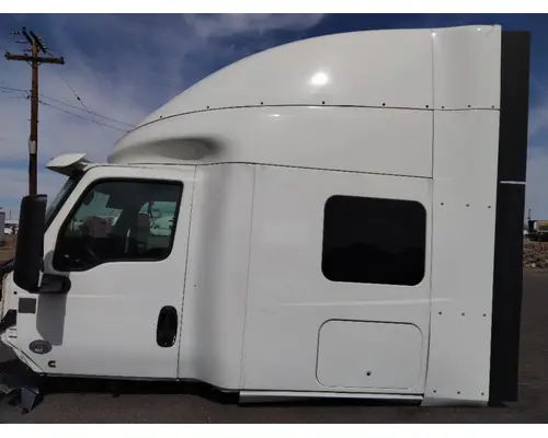 INTERNATIONAL LT CAB