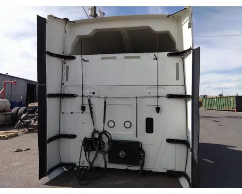 INTERNATIONAL LT CAB