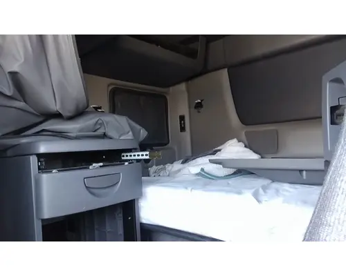 INTERNATIONAL LT CAB