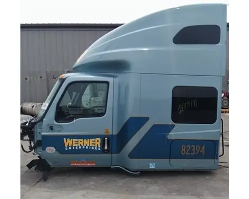 INTERNATIONAL LT CAB
