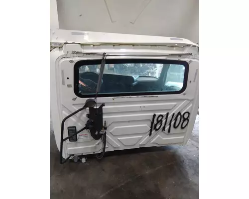 INTERNATIONAL LT CAB