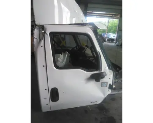 INTERNATIONAL LT CAB
