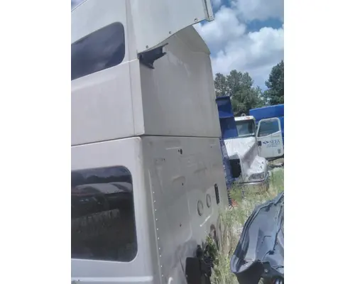 INTERNATIONAL LT CAB