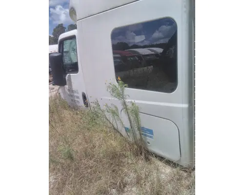 INTERNATIONAL LT CAB