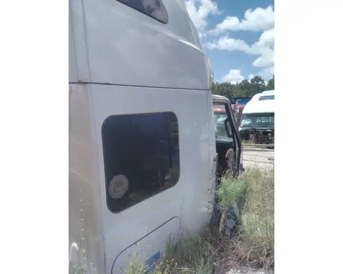 INTERNATIONAL LT CAB