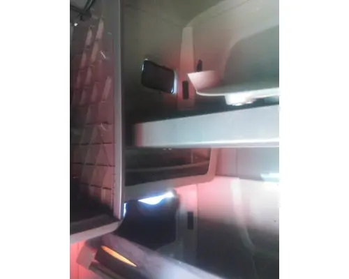 INTERNATIONAL LT CAB