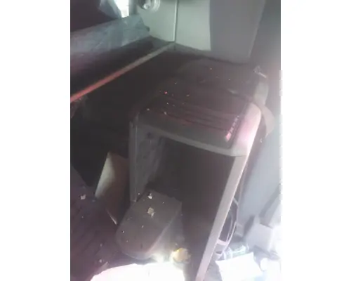 INTERNATIONAL LT CAB