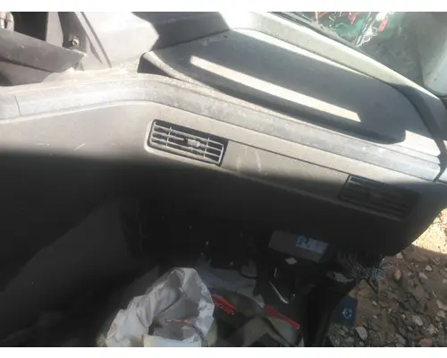 INTERNATIONAL LT CAB