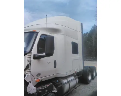 INTERNATIONAL LT CAB