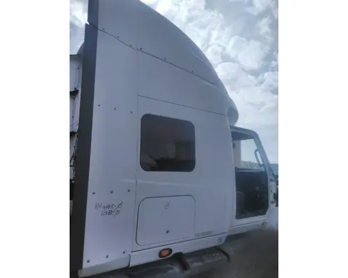 INTERNATIONAL LT CAB