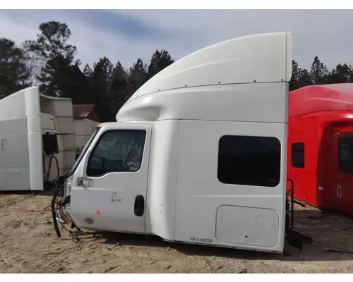 INTERNATIONAL LT CAB