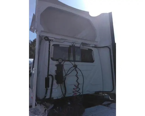 INTERNATIONAL LT CAB