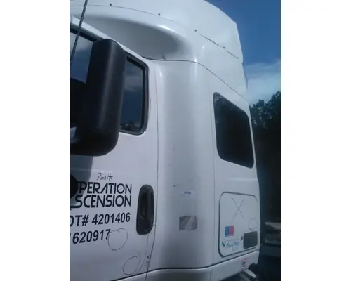 INTERNATIONAL LT CAB