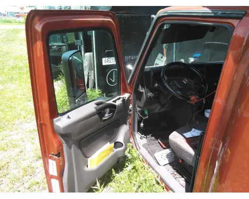 INTERNATIONAL LT CAB
