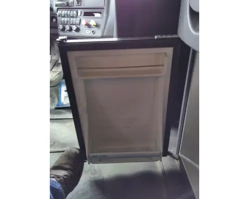 INTERNATIONAL LT CAB