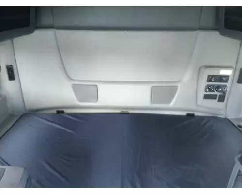 INTERNATIONAL LT CAB