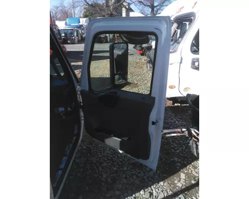 INTERNATIONAL LT CAB