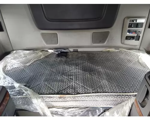 INTERNATIONAL LT CAB