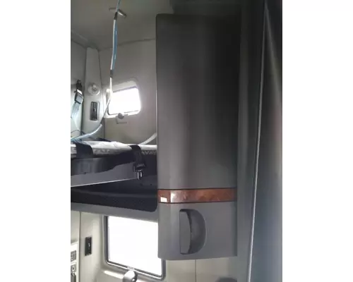 INTERNATIONAL LT CAB