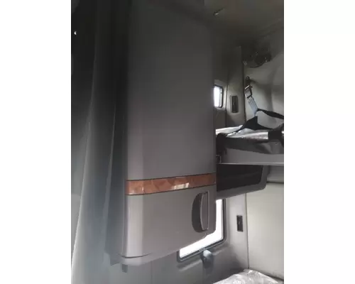 INTERNATIONAL LT CAB