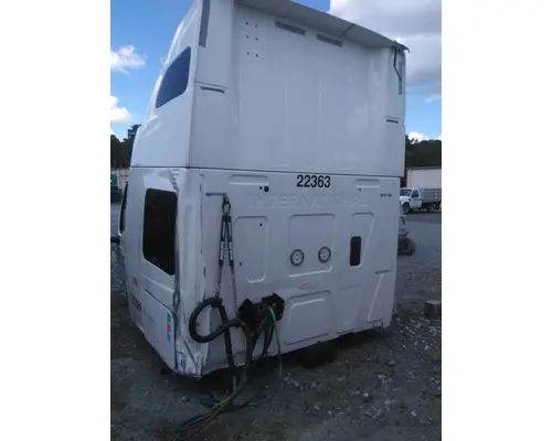 INTERNATIONAL LT CAB