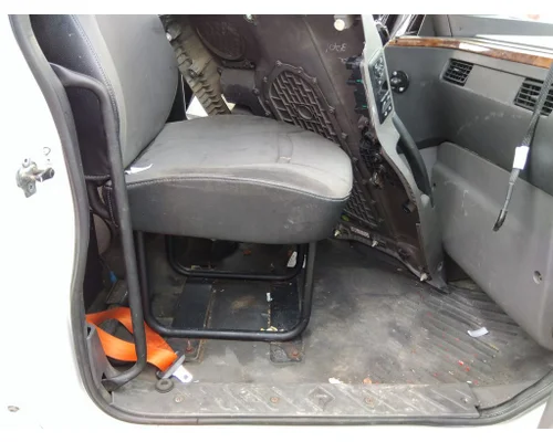 INTERNATIONAL LT CAB