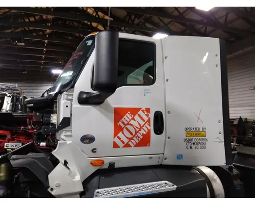 INTERNATIONAL LT CAB