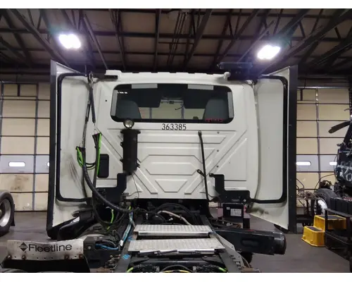 INTERNATIONAL LT CAB