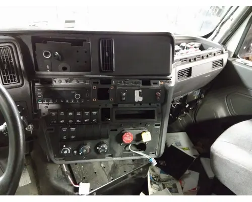 INTERNATIONAL LT CAB