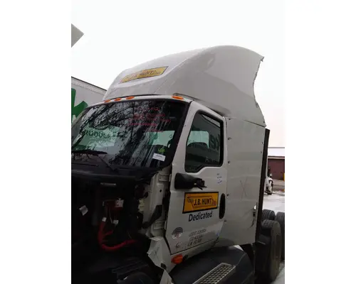 INTERNATIONAL LT CAB