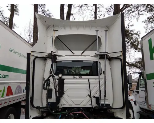 INTERNATIONAL LT CAB